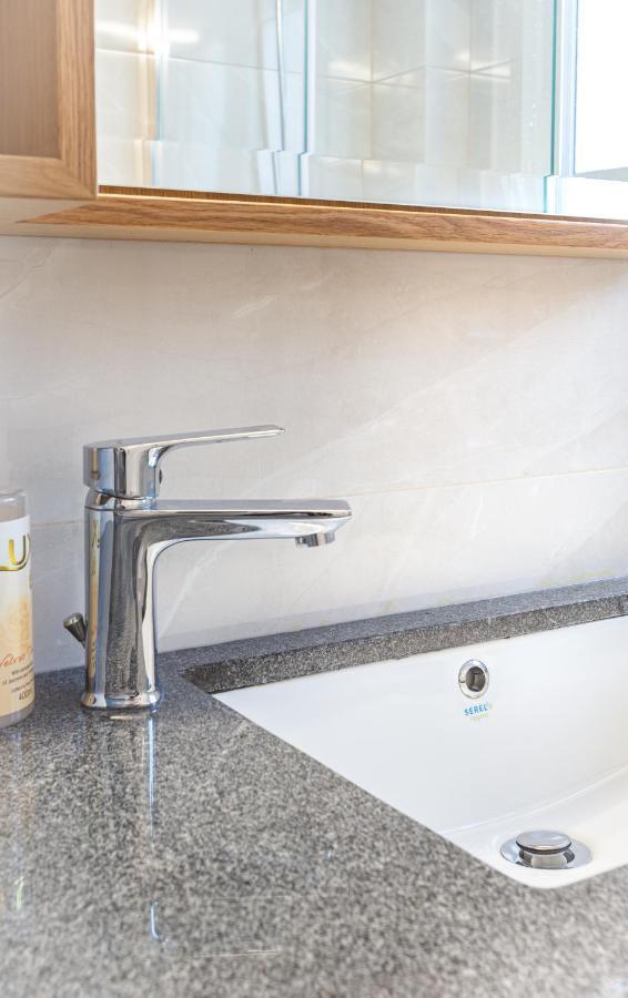 Beautiful And Comfortable Apartment At Marina Zeas Piraeus Luaran gambar